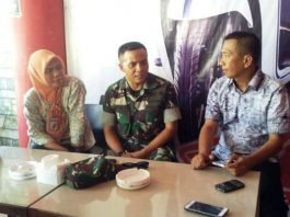 Dandim 1420 Sidrap, Letkol Inf Hendy Ahmad Pribadi saat memberikan keterangan pers mengenai rencana Kodim 1420 Sidrap ikut kuatkan Sidrap sebagai Kota Baca dengan rencana Launching Motor Gerobak Perpustakaan Keliling Kamis, (28/7/2016)
