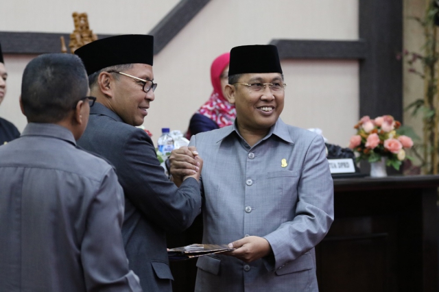 PP APBD 2015 Disahkan Foto: Humas